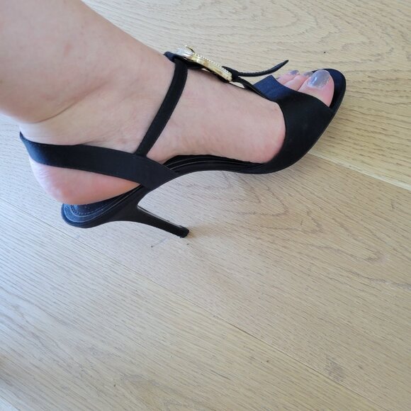 Authentic FENDI Black Leather and Satin Dress Shoes with Crystal Buckle size 40 - Picture 4 of 6